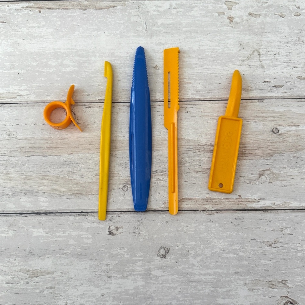 Tupperware Kitchen Tools Citrus Peeler Orange Lemon Zester Peel Set of 5